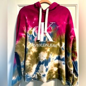 Calvin Klein tie dyed hooded sweatshirt in size 2X.